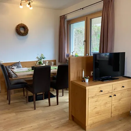 Sedlhof Apartment *